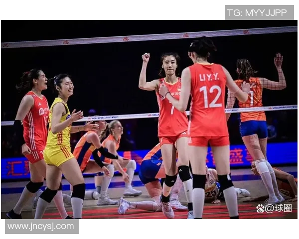 中国女排在2015年与阿尔及利亚的较量中展现出强大实力与团队合作精神 中国女排在2015年与阿尔及利亚的较量中展现出强大实力与团队合作精神