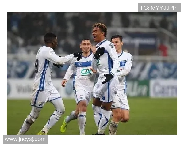 勒阿弗与索肖的激烈对决揭示法乙联赛新格局与球队未来发展潜力 勒阿弗与索肖的激烈对决揭示法乙联赛新格局与球队未来发展潜力