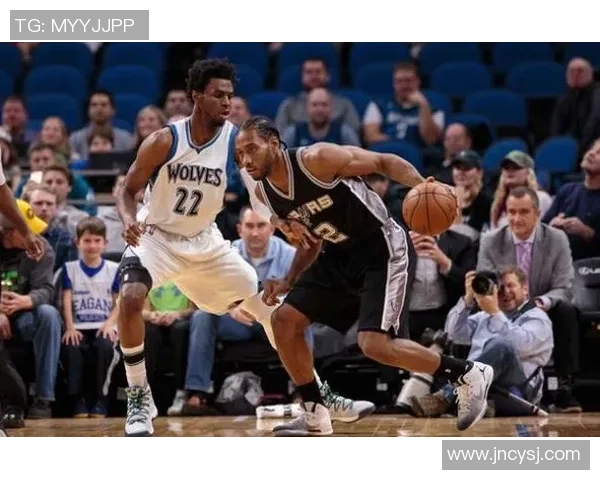 生林狼与马刺的激烈对决揭示NBA季后赛的悬念与精彩瞬间 生林狼与马刺的激烈对决揭示NBA季后赛的悬念与精彩瞬间